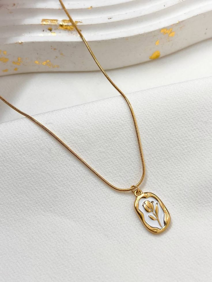 White Floral Necklace
